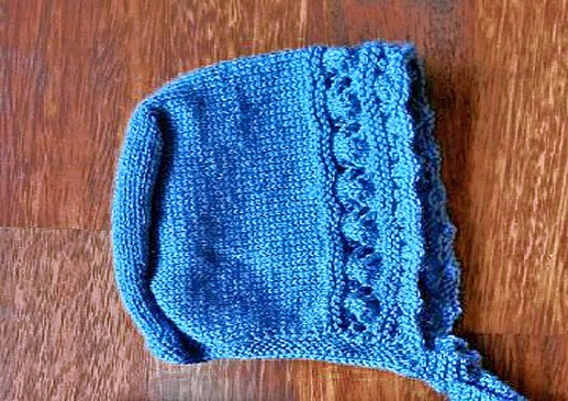 Bonnet et chaussons tricotés laine