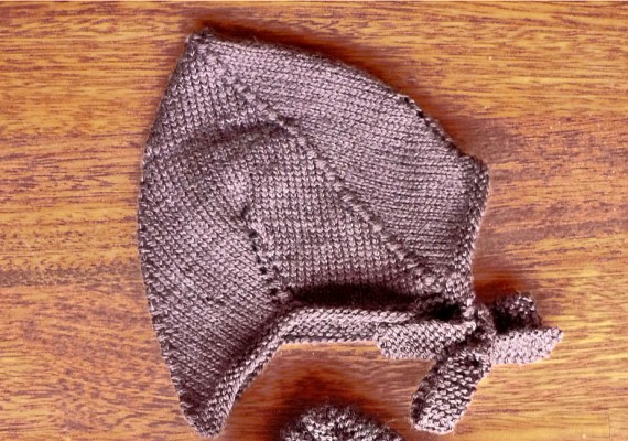 Bonnet naissance tricoté