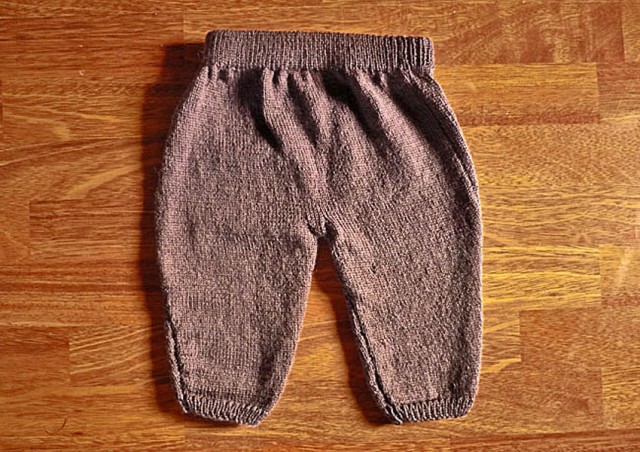 pantalon bébé tricoté main